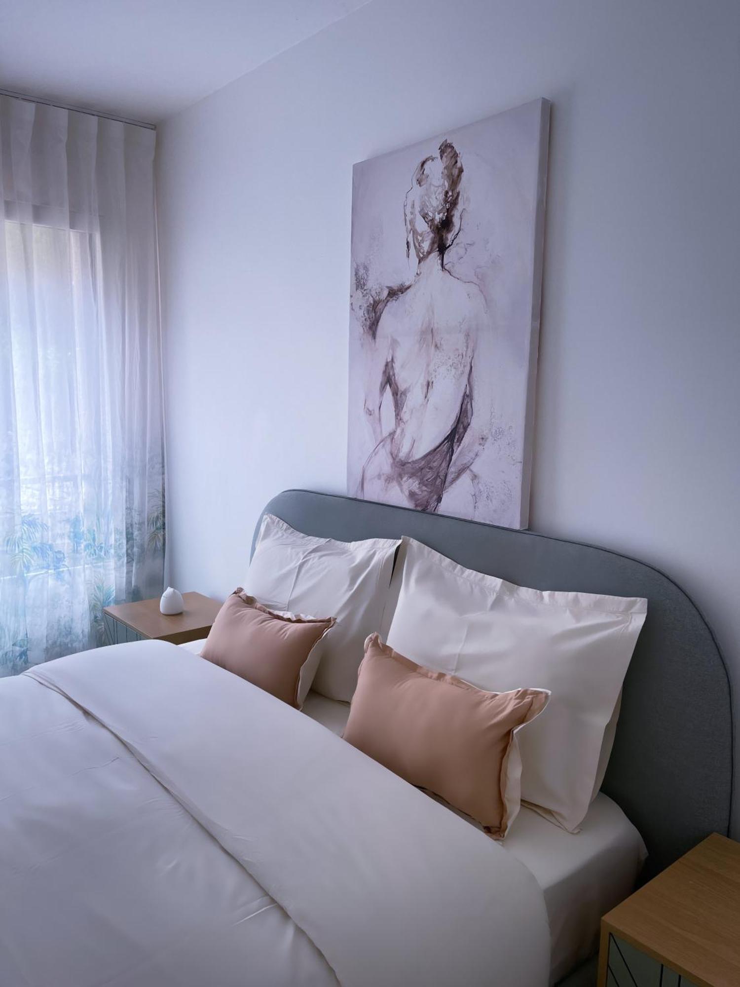 Grand Appartement Clichy Bagian luar foto