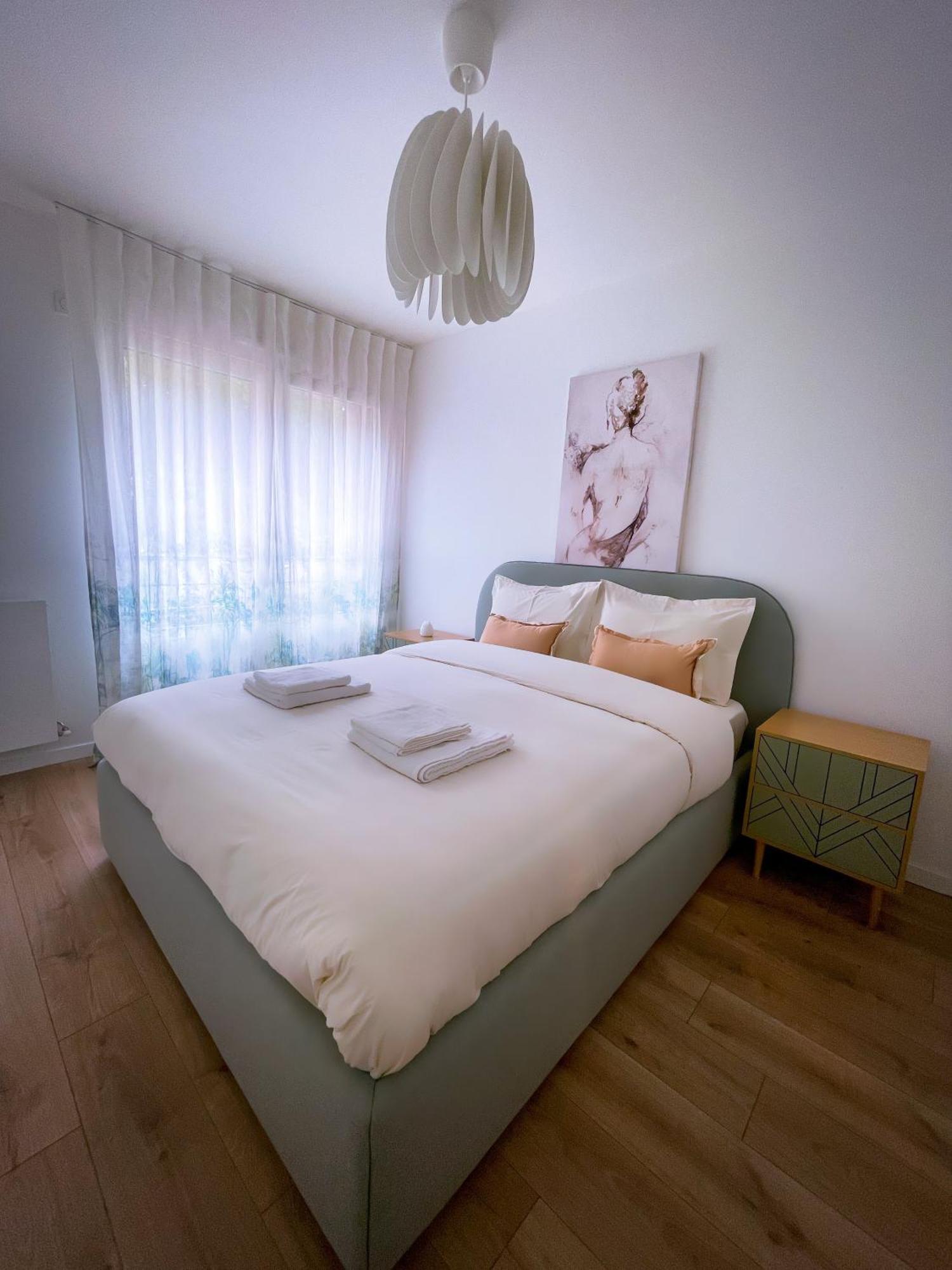 Grand Appartement Clichy Bagian luar foto